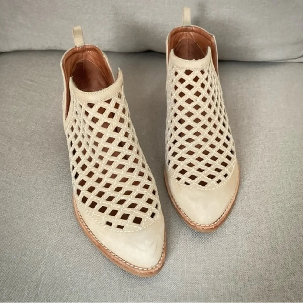 Jeffrey Campbell US 7 Taggart Open-Weave Suede Booties Tan / Beige Western Chic